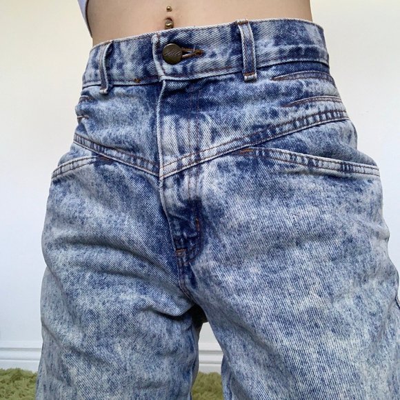 Vintage Chic Acid Wash High Waisted Jeans - Picture 2 of 5